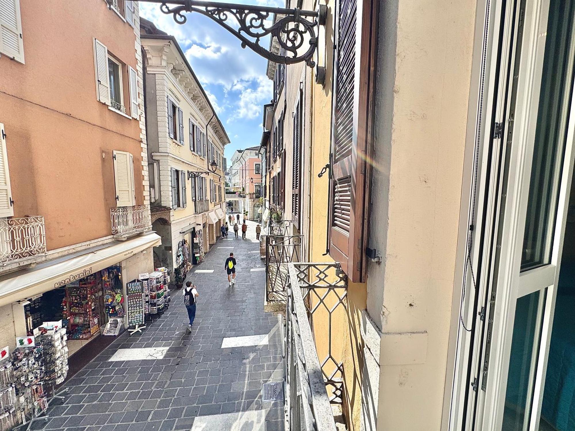 Casa La Margherita Desenzano del Garda Exterior photo